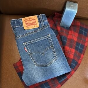 Juniors LEVI’S 510’s jeans for boys. Elastic in waistband. Size 12 Regular.